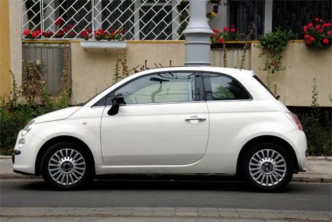 weißer Fiat 500 – Beispiel für Gebrauchtwagenankauf Seesen
